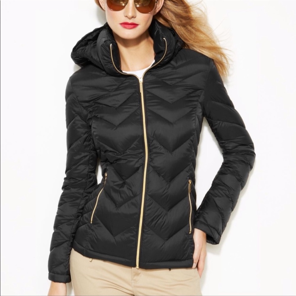 MICHAEL KORS Packable Down Hooded Chevron Puffer